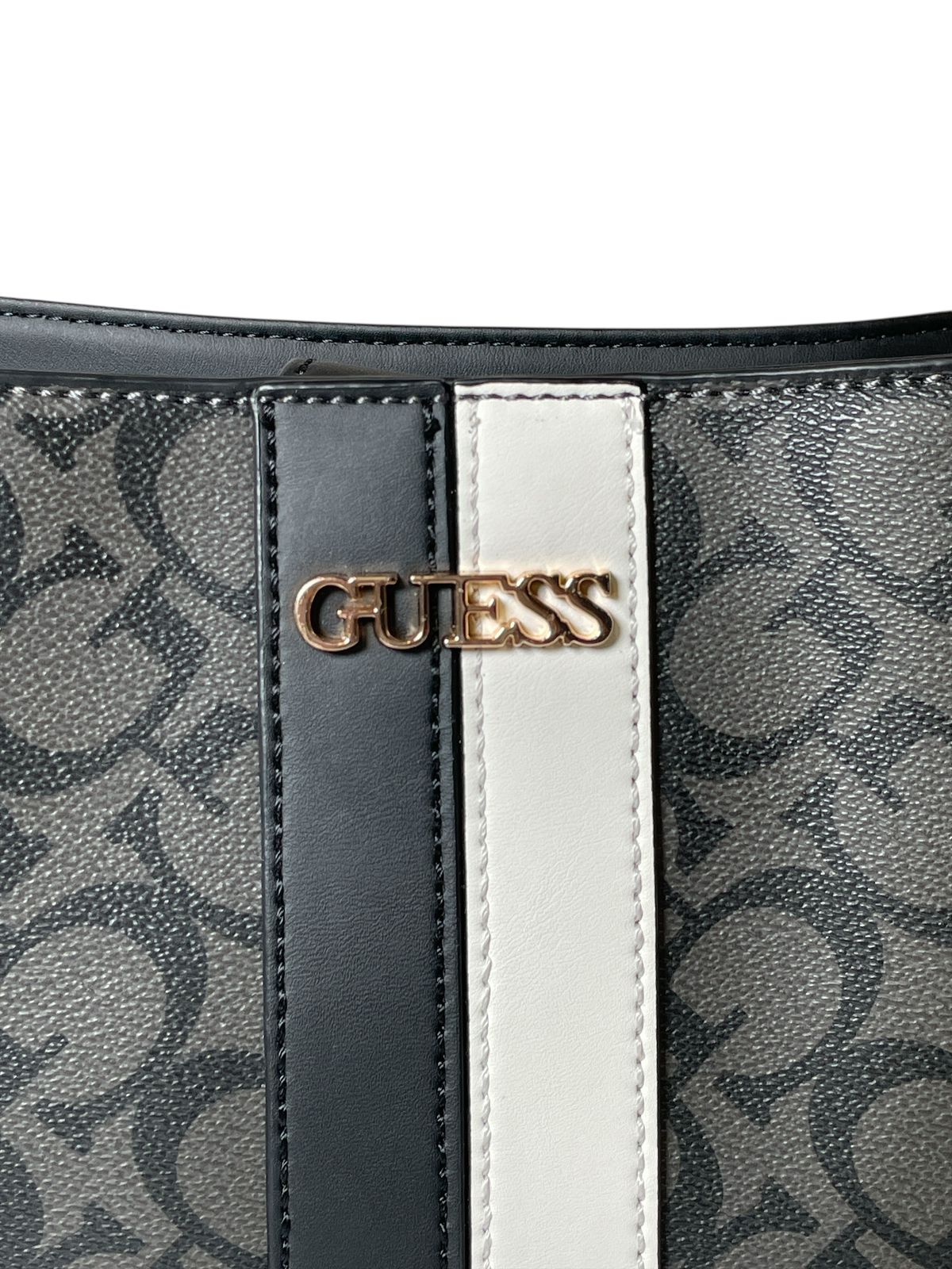 BOLSO GUESS MONOGRAMA BLACK & WHITE | ESTILO Y PODER EN CADA PASO