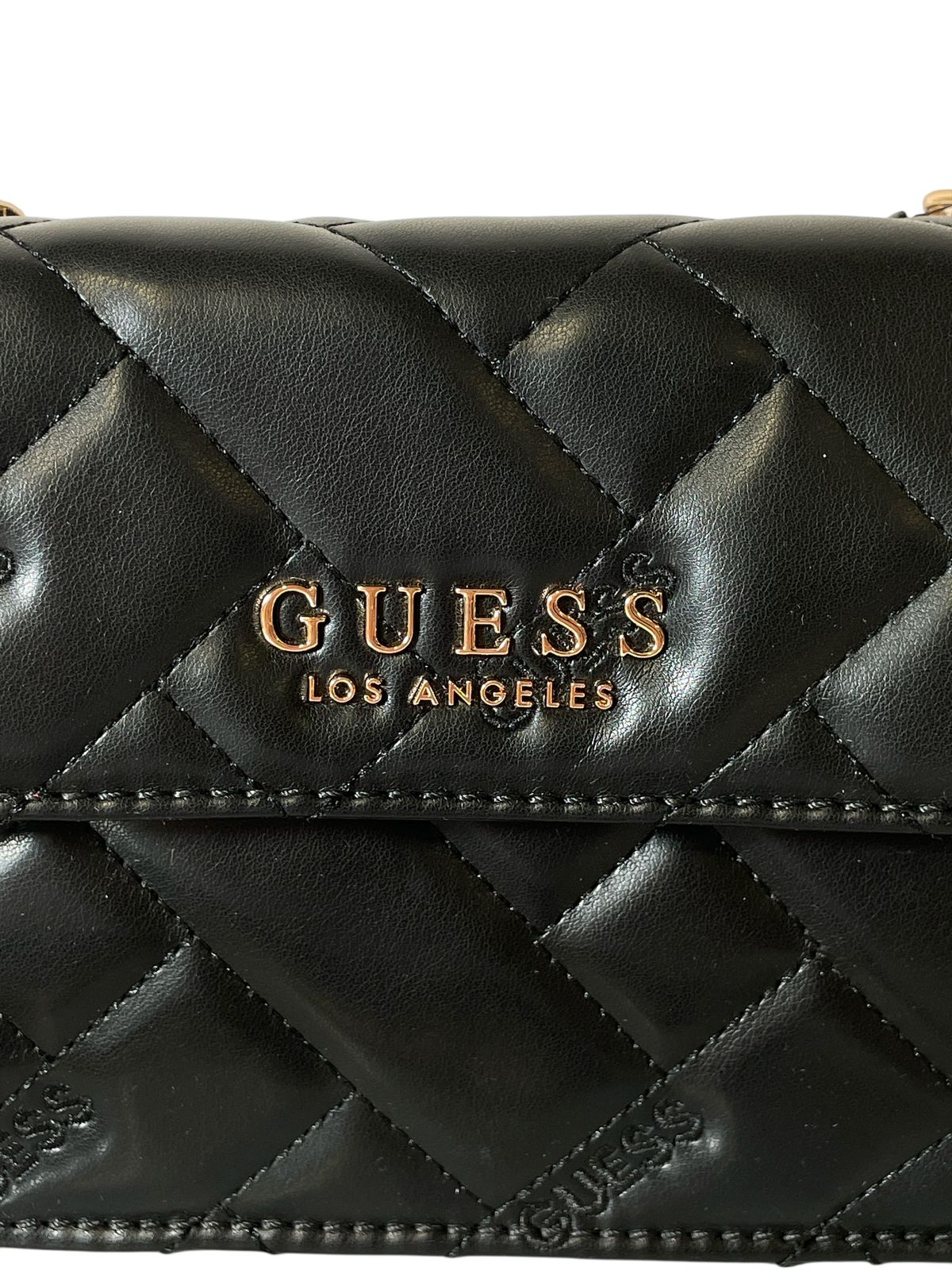 BOLSO CLUTCH GUESS ROSA / NEGRO – ESTILO Y GLAMOUR COMPACTO